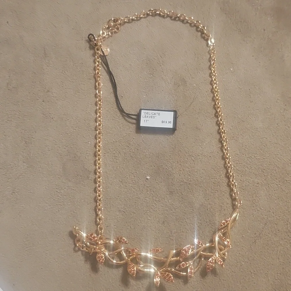 Delicate Leaves 17" Necklace - Picture 1 of 1